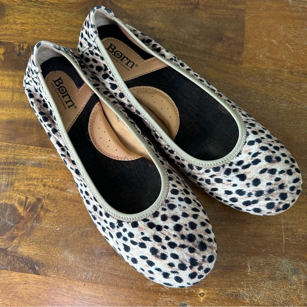Born Women's Animal Print Flats Fabric upper ladies size 9.5‎